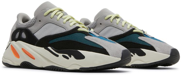 Yeezy 700 v2