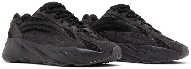 Yeezy 700 v2